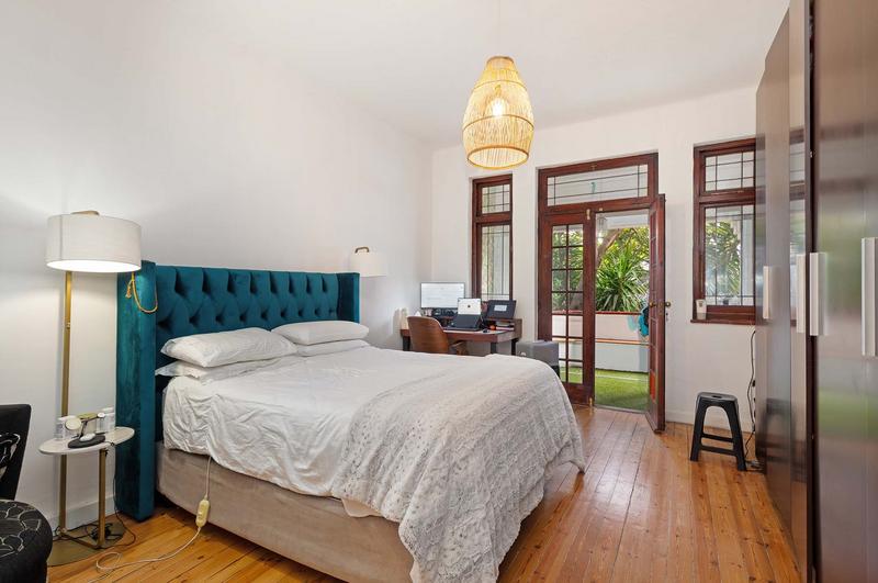 2 Bedroom Property for Sale in Sea Point Western Cape